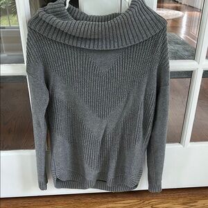 Banana Republic Gray Cowl Neck Sweater🌿